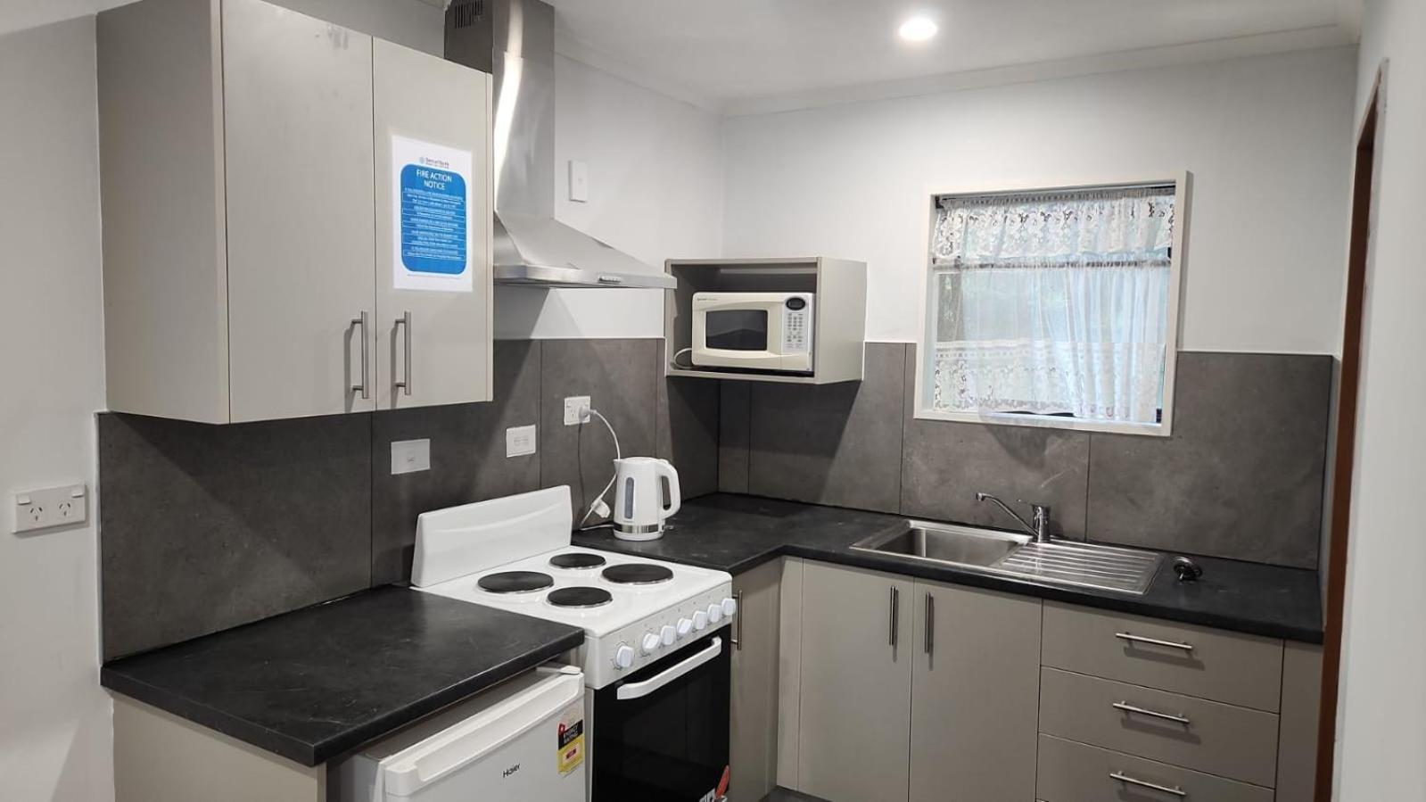 Academy Lodge Motel Ashburton Ngoại thất bức ảnh